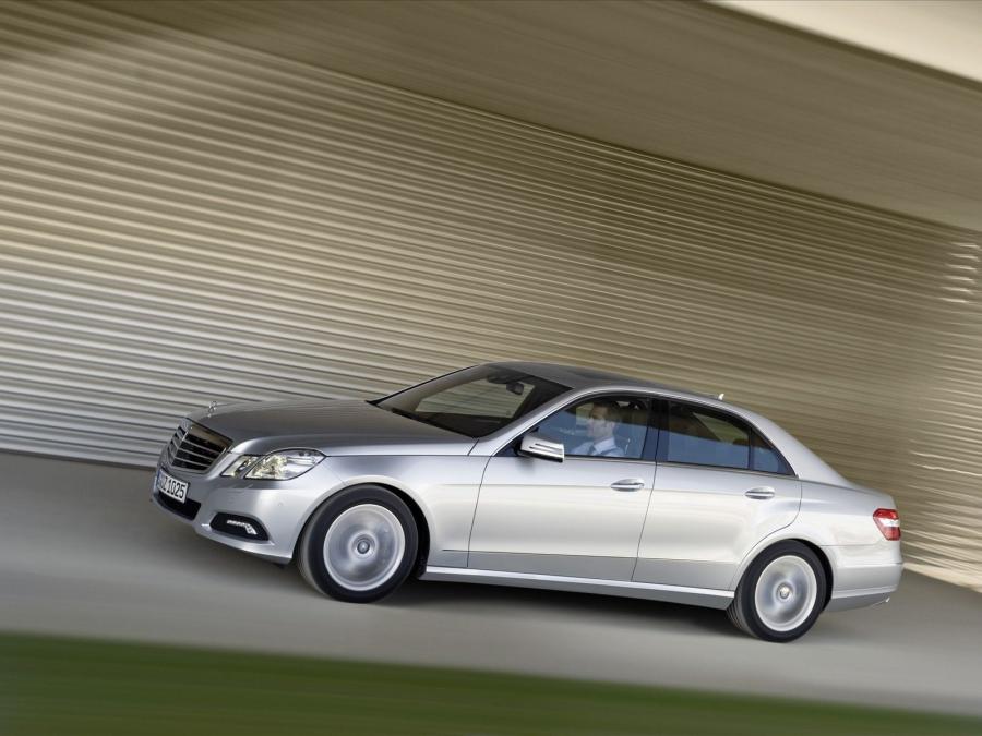  Mercedes-Benz E-Class 2009 года  (фото 72 из 74)
